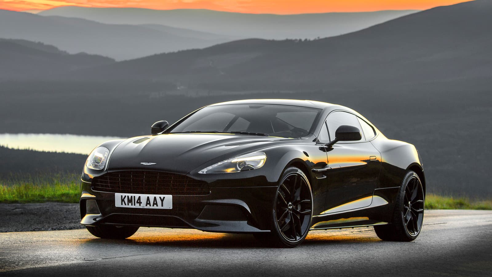 Aston Martin Vanquish Carbon Edition